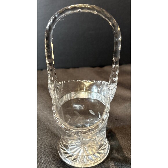 Antique Duncan & Miller Cut Glass Bridal Basket with Detailed  Etched Flowers - Picture 5 of 15